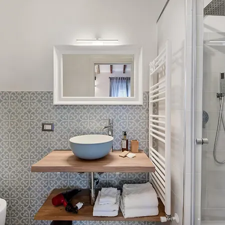 Frühstückspension Vistalago Versilia 4*